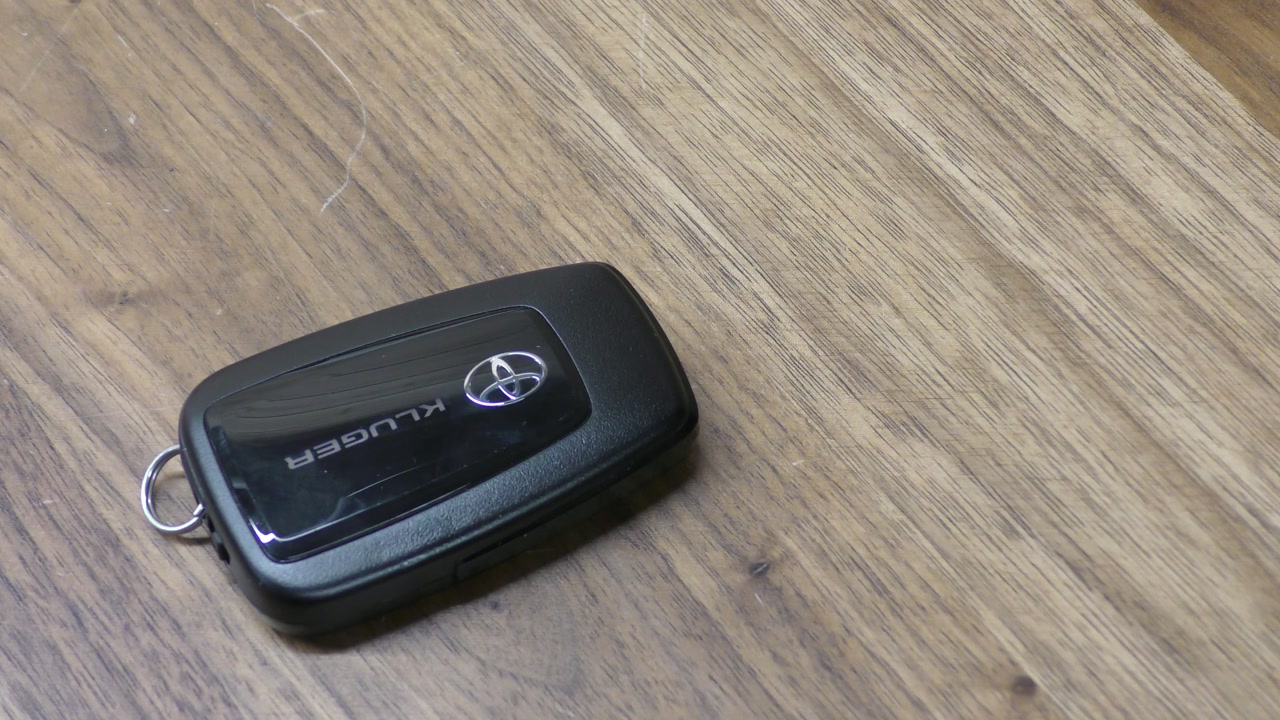 Toyota Kluger Key Fob Battery Replacement - EASY DIY