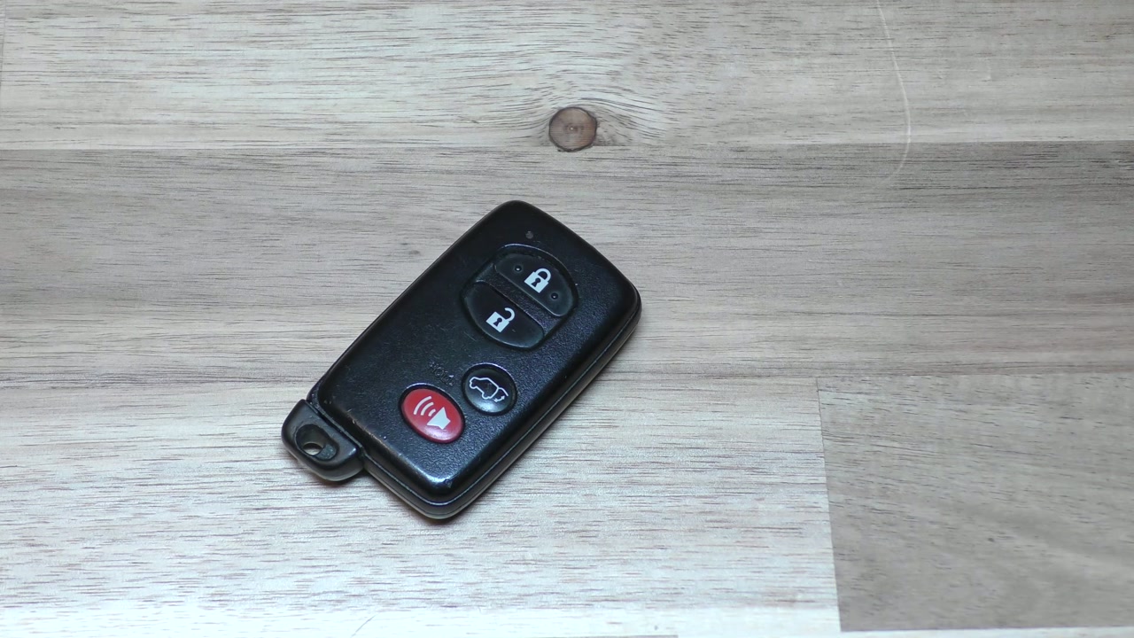 2008 - 2013 Toyota Highlander Key Fob Battery Replacement - DIY