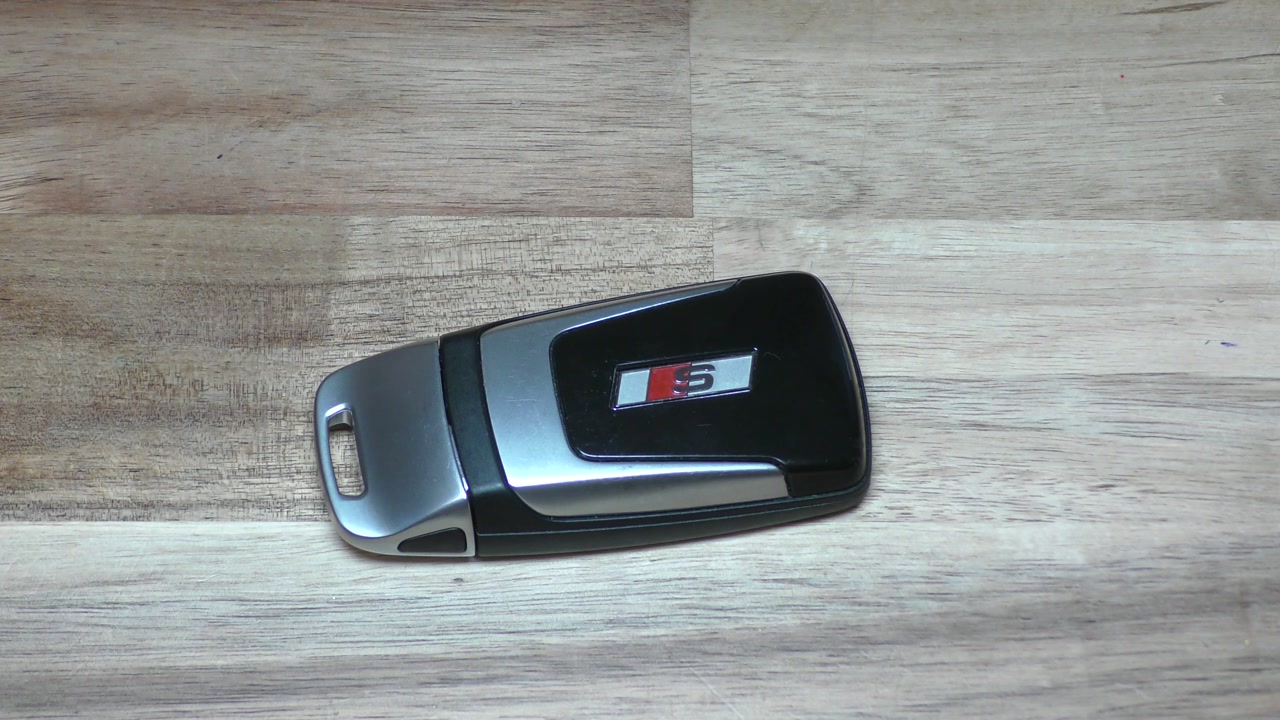 DIY - Replace remote fob battery in Audi S4, S5, S6, Q5, Q7 and S8