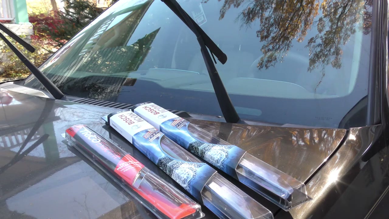 Windshield wiper blade replacement Ford Explorer ⧸ Mercury Mountaineer