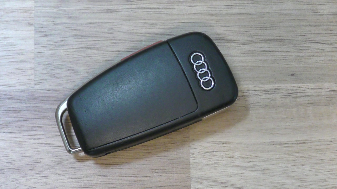 AUDI A3 A4 A6 A8 Q7 Q5 Key Fob Battery Replacement - DIY