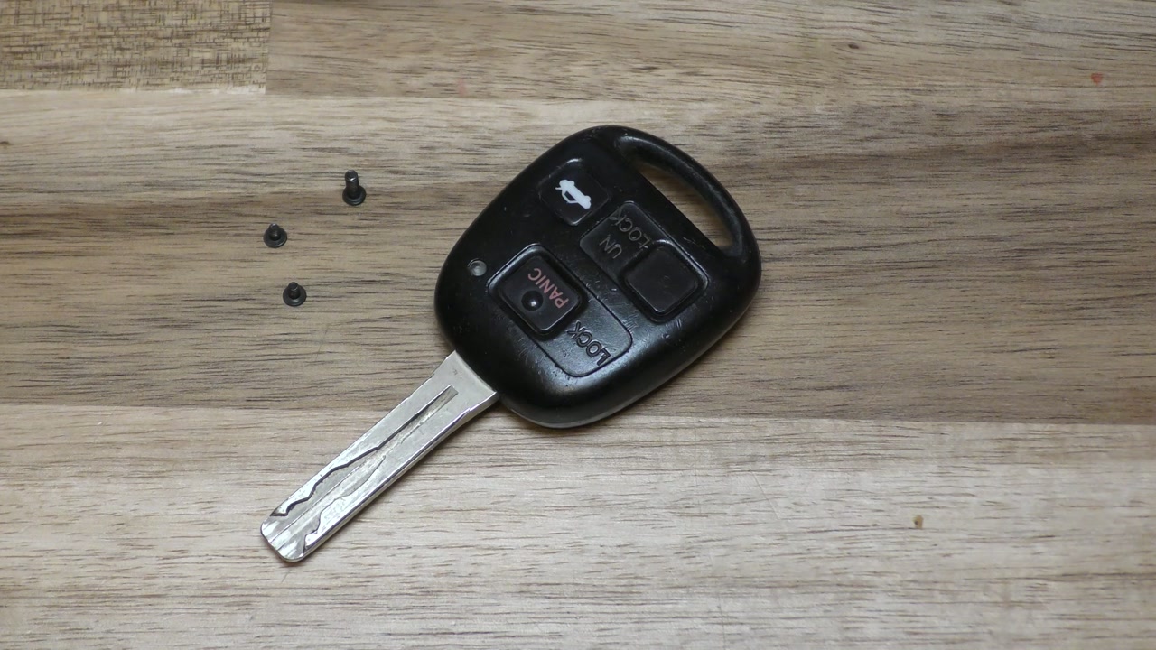 04-09 Lexus Key Fob Battery Replacement - RX330 RX350 RX450h