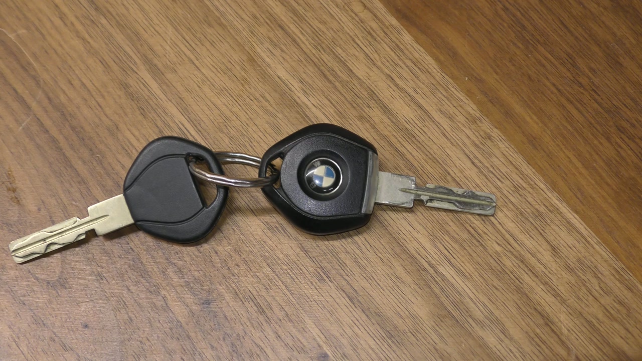 95-2001 BMW Lighted Key - One Button - Battery Replacement