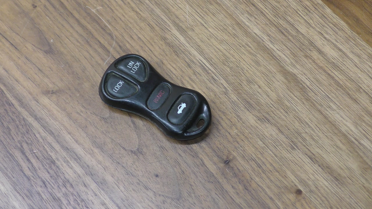 Lincoln Town Car ⧸ Continental Key Fob Battery Replacement - EASY DIY