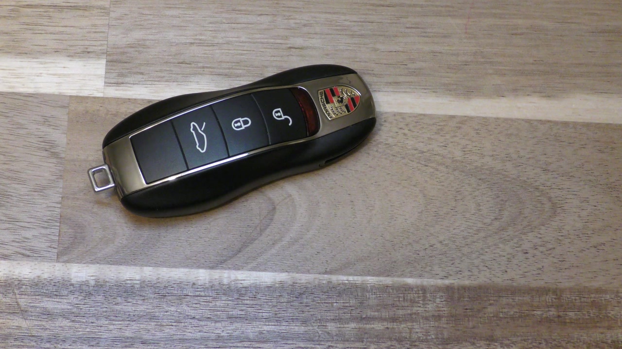 Porsche - How to change SmartKey Key fob Battery on 911 Boxter Cayman