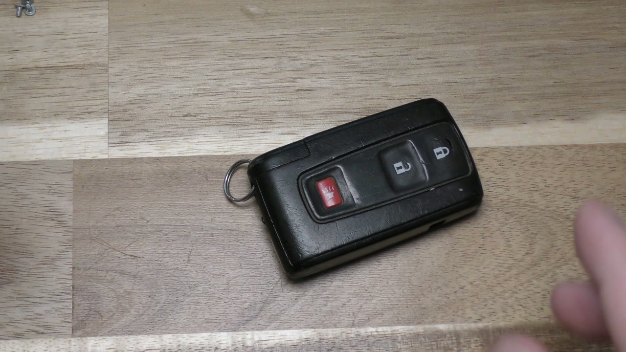 Toyota Prius Key Remote Battery Replacement 2004 - 2009 - DIY
