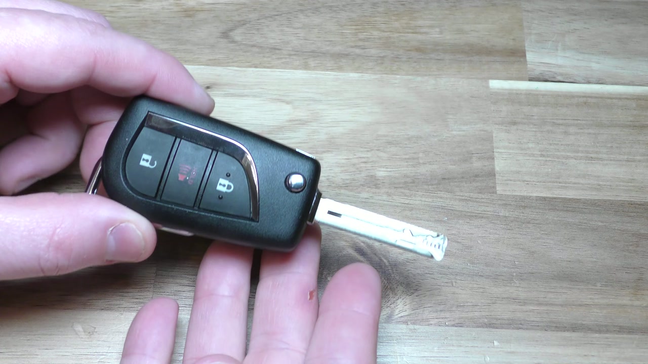 Scion ⧸ Corolla Key Fob Battery Replacement - EASY DIY