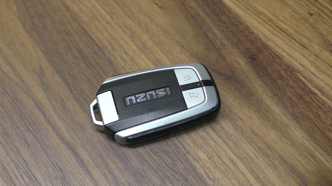 Isuzu DMAX key fob battery replacement - EASY DIY