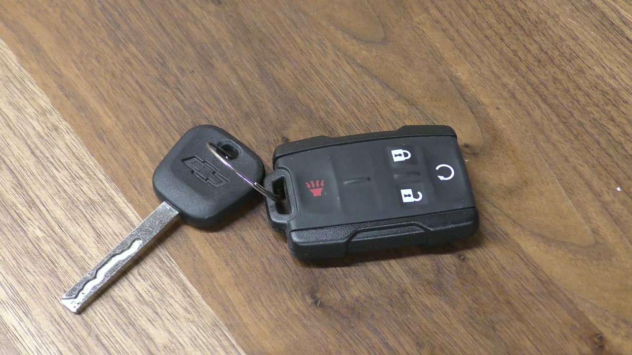 2014 - 2018 Chevy Silverado Key Fob Battery Replacement - EASY DIY