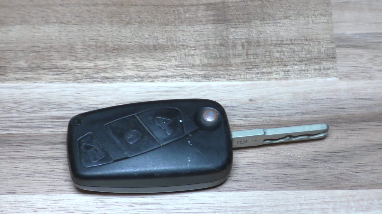 Fiat Punto ⧸ Panda ⧸ Bravo ⧸ Nemo Key Fob battery replacement - EASY DIY