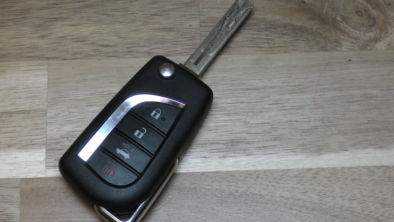 Toyota Camry Key Battery Change - How To Change Battery in 2018-2019 Toyota Camry Key Fob