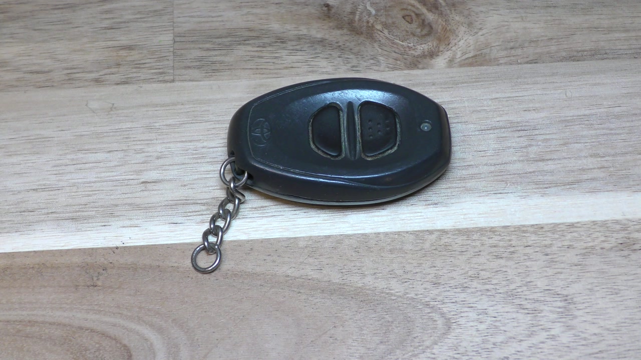 1990-2001 Toyota Key Fob Battery Replacement - EASY DIY