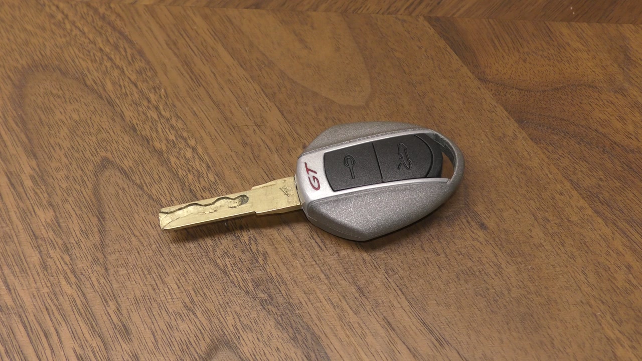 Porsche Carrera GT key fob battery replacement