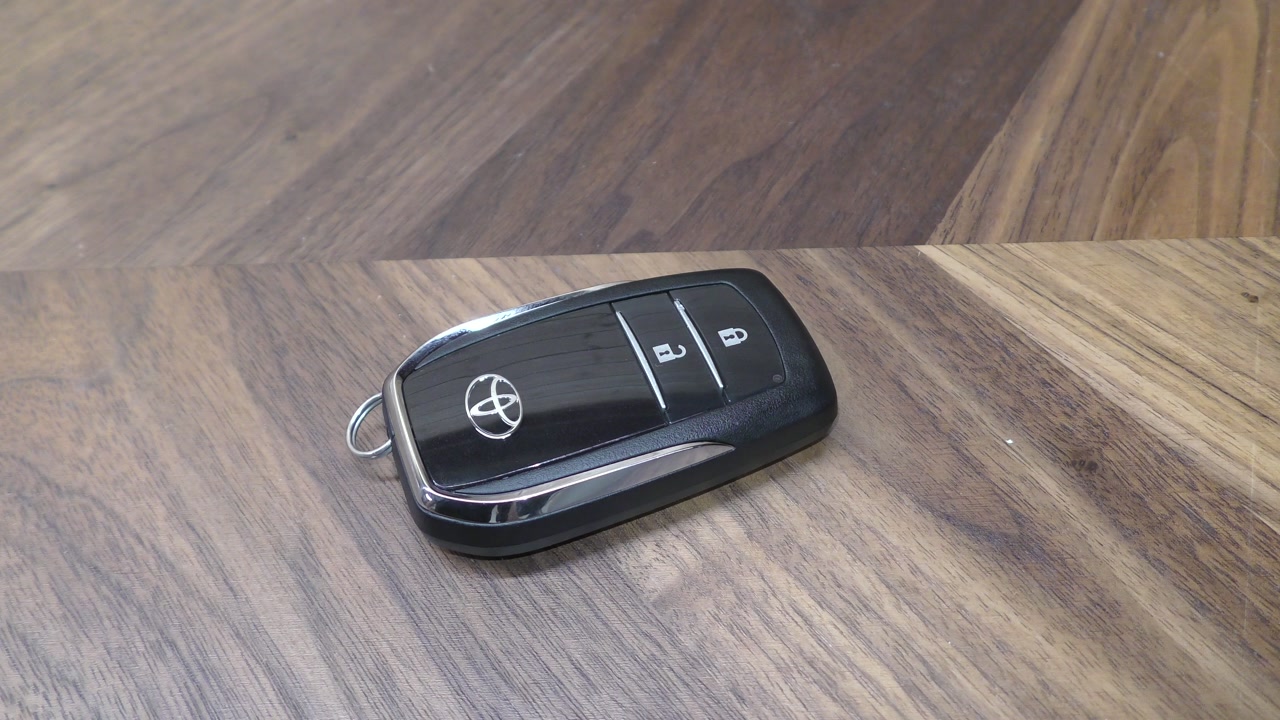 Toyota Hilux key fob battery replacement - EASY DIY